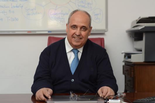 Prof. Dr. Ercan Öztemel: Çözümü Dışarıda Arayanlar, Çözümsüzlüğün Peşinde Koşarlar